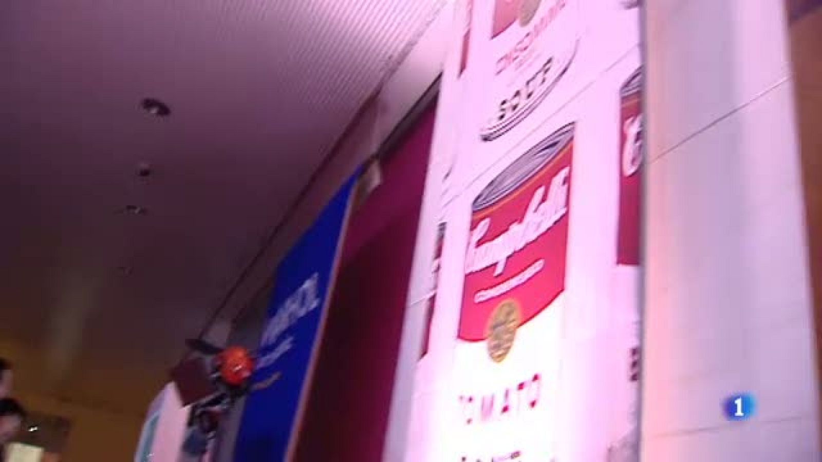 Al Caixafòrum fan una festa a l'estil del mític Andy Wathol