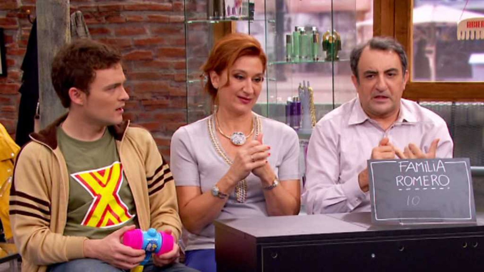 La Peluquería - Familionarios - ver ahora