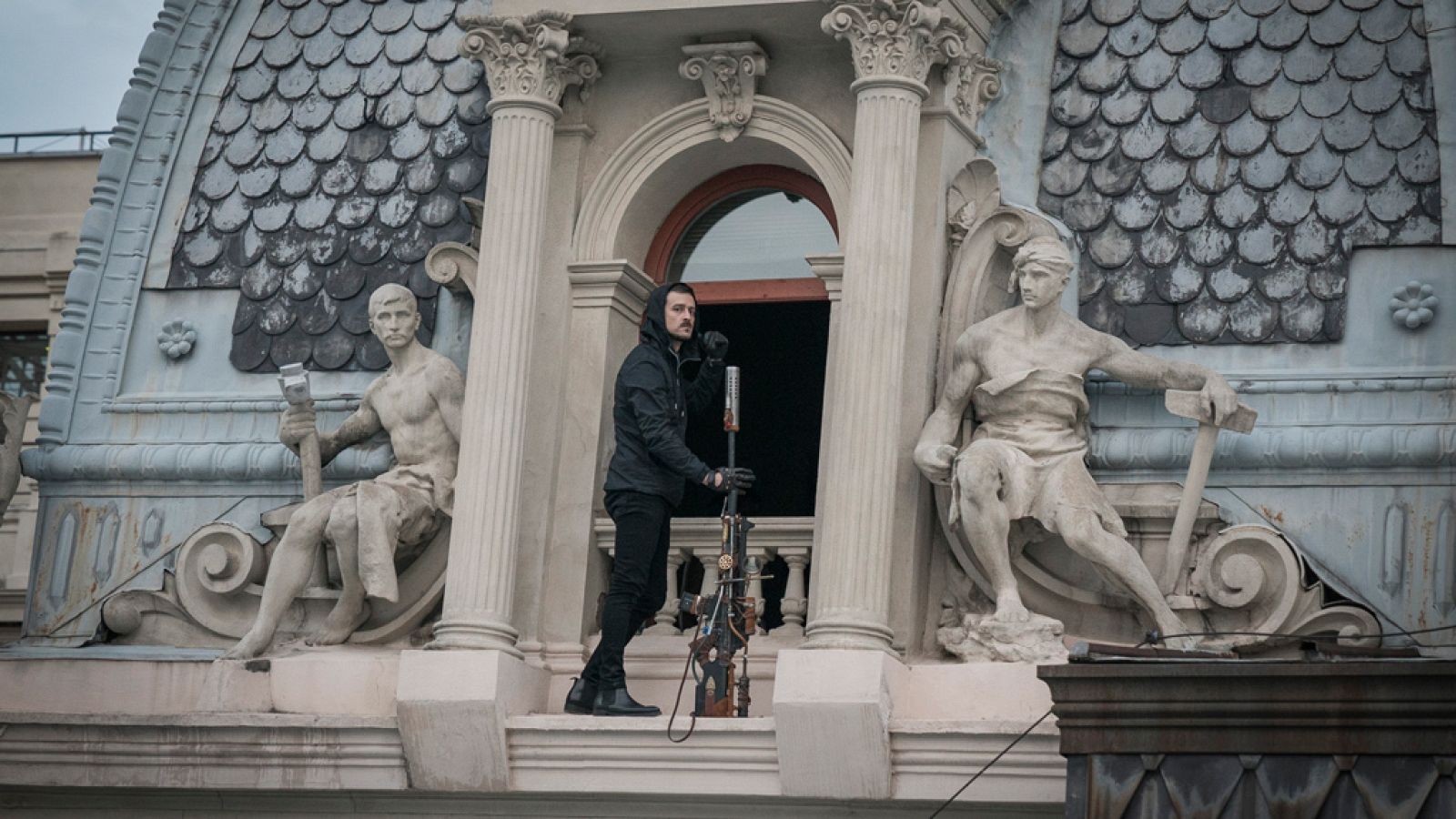 El Carnicero intenta matar a Bea