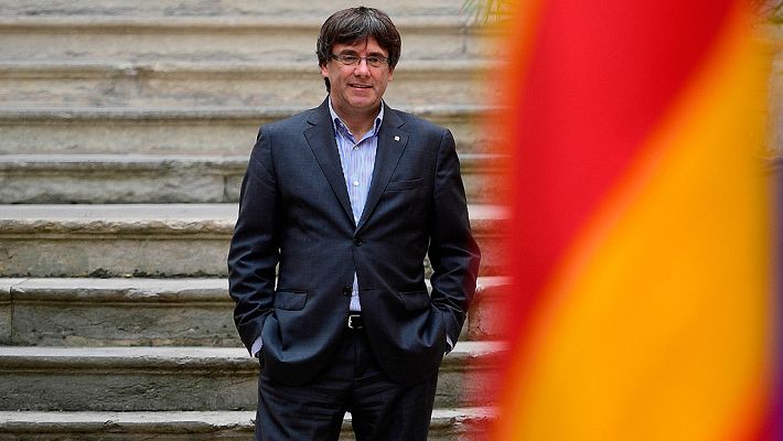 Telediario 1 - Puigdemont se reúne con miembros del Govern y de su partido un día antes del pleno del Parlament para responder al 155