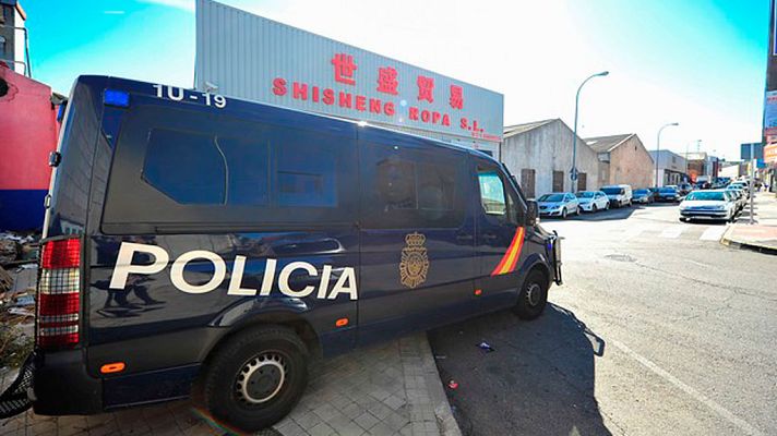 Telediario 1 - La policía nacional y la agencia tributaria han desarticulado una trama criminal  de la mafia china dedicada al blanqueo de capitales