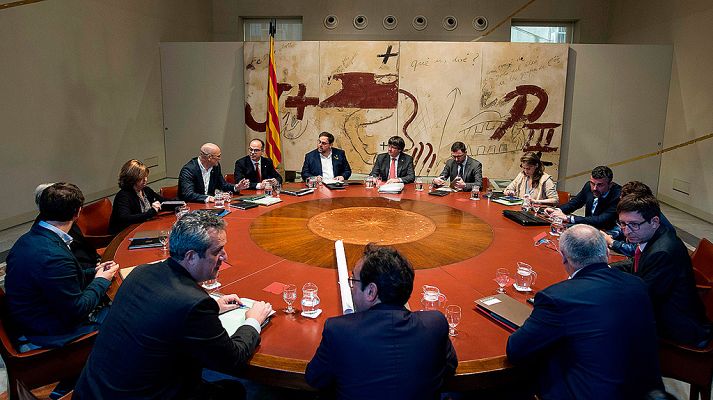Telediario 1 - Junts pel Sí pide al Govern proclamar la república y descarta la convocatoria electoral