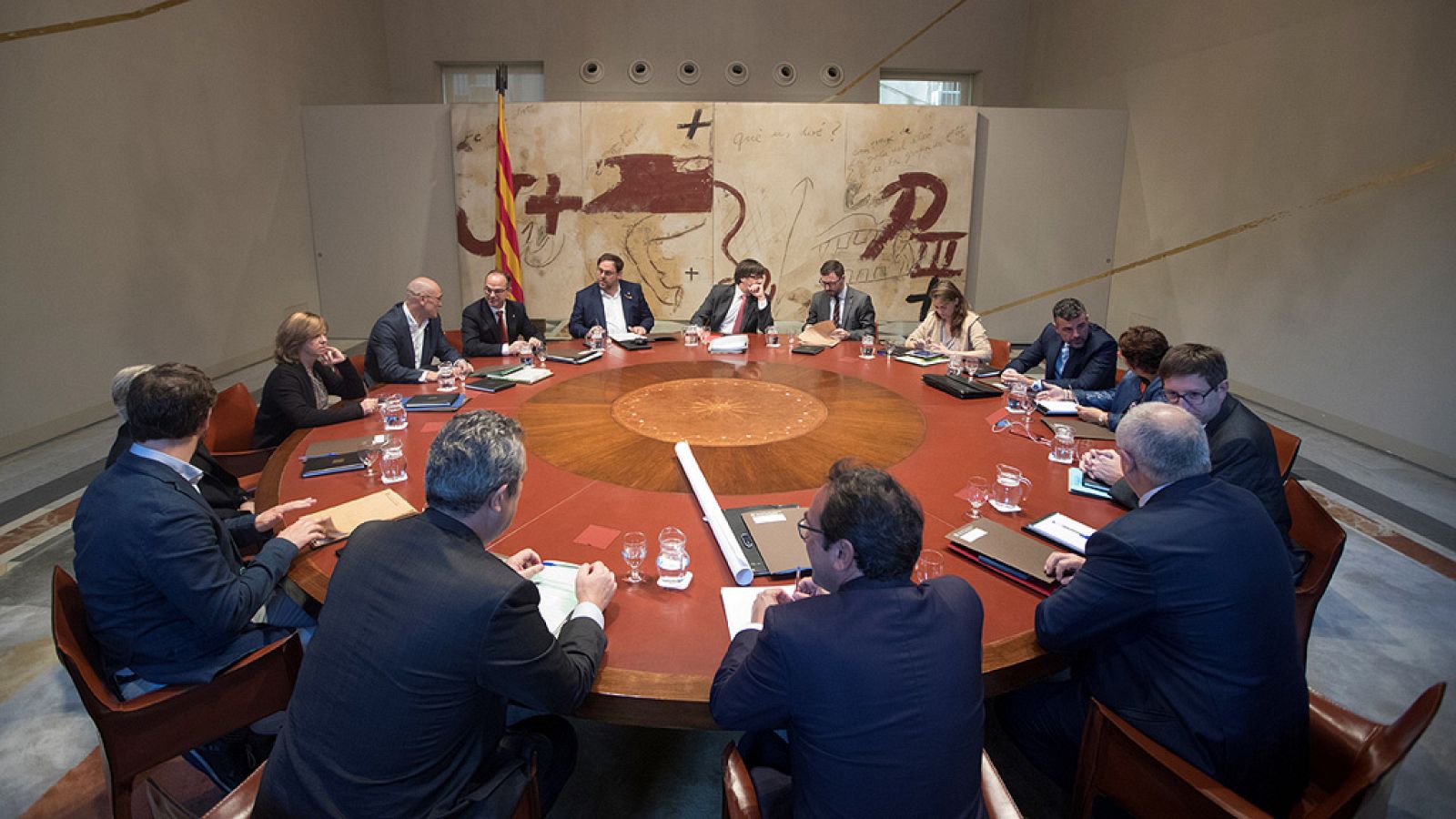 La Generalitat envía por burofax sus alegaciones al artículo 155 poco antes de expirar el plazo