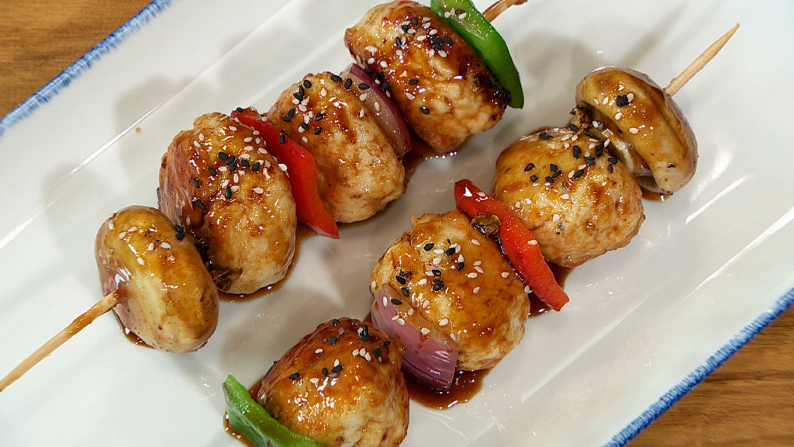 Torres en la cocina - Brocheta de albóndigas y pimientos