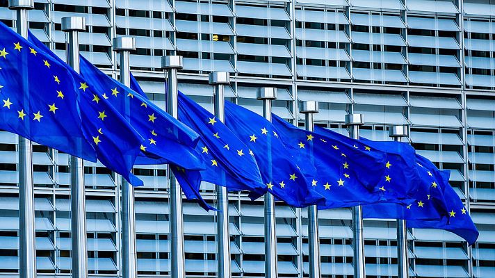 Telediario 1 - Puigdemont y cinco exconsellers viajan a Bélgica