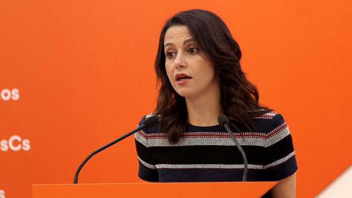 Telediario 1 - Ciudadanos acusa a Puigdemont de "cambiar de nombre su patrimonio" y el PP afirma que se va "por desesperación"