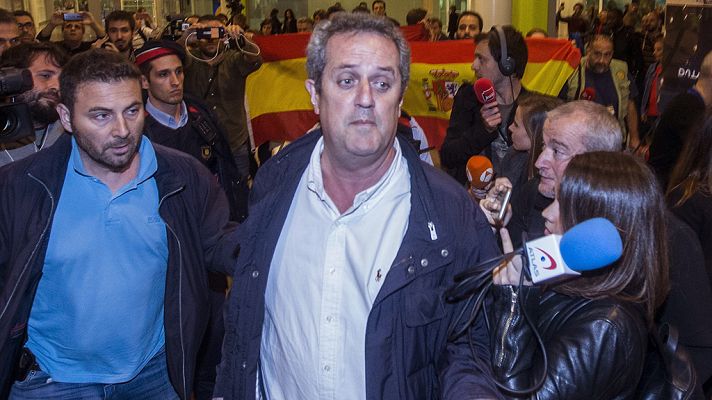 Telediario 1 - Dos exconsellers que viajaron con Puigdemont a Bruselas vuelven a Barcelona tras ser citados ante la Audiencia