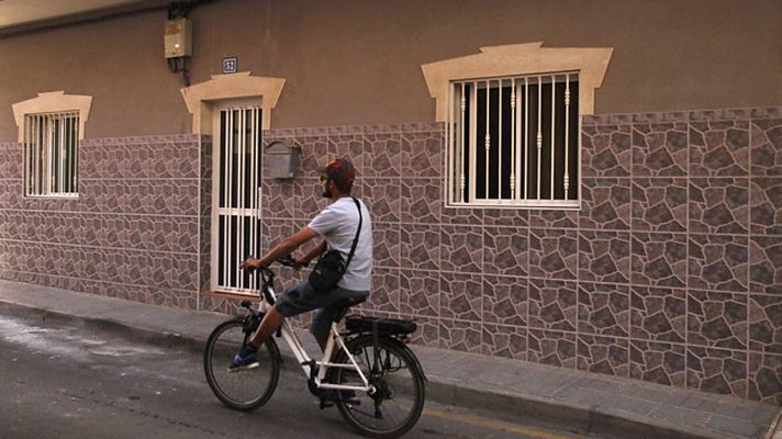 Telediario 1 - Detienen a un hombre como presunto autor de la muerte de su pareja en Tenerife
