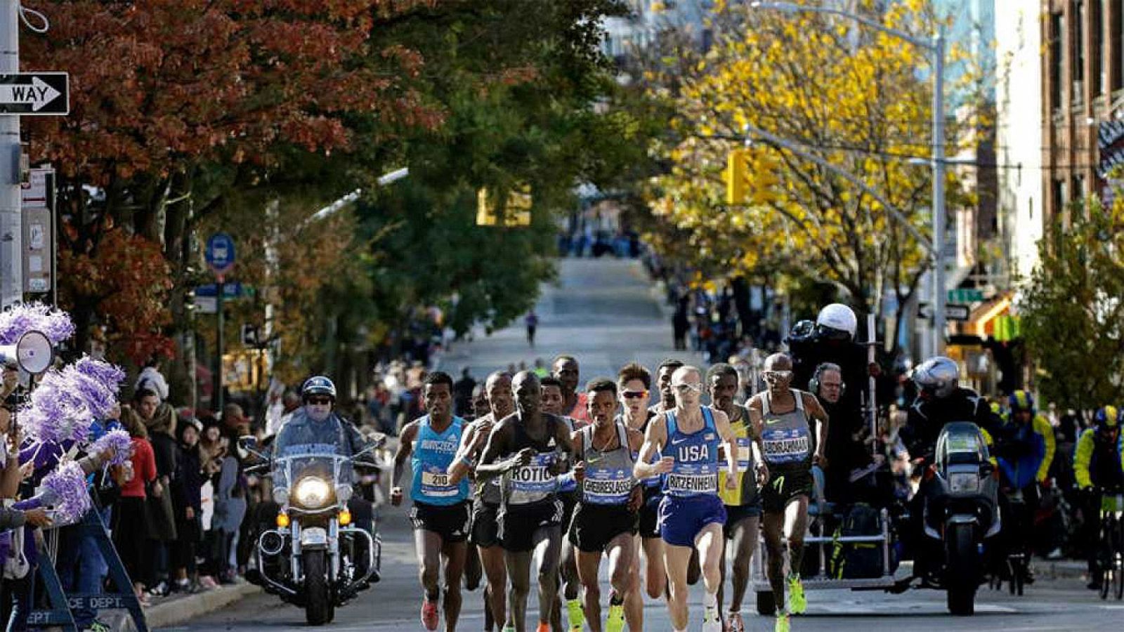 La ciudad de Nueva York ha reforzado su seguridad para la maratón de este domingo, tras el atentado en el bajo Manhattan. Unos 50.000 corredores participarán en la carrera más popular del planeta.