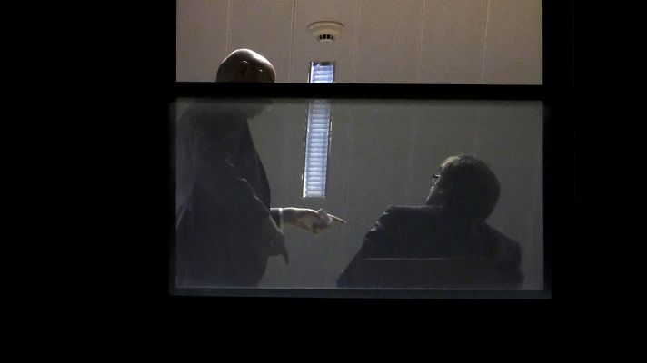 Telediario 1 - Se espera la decisión del juez instructor belga