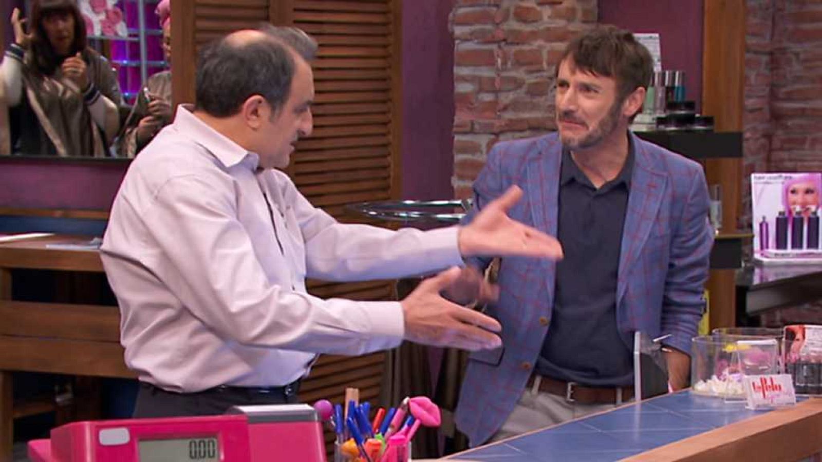 La Peluquería - Estrangers in the nait - ver ahora