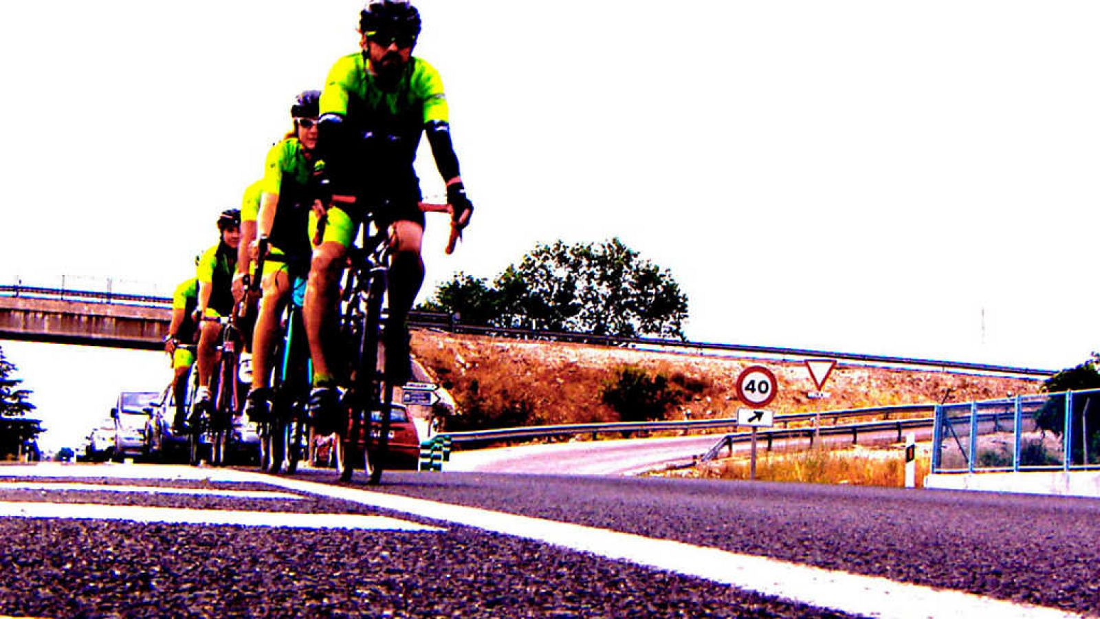 Crónicas - Atención, ciclistas - ver ahora