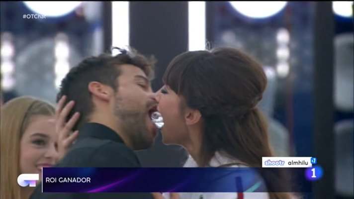 OT 2017 - Los concursantes juegan a pasarse el hielo con la boca