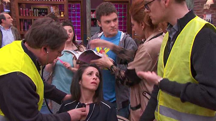 La peluquería - El desmayo de Rebeca