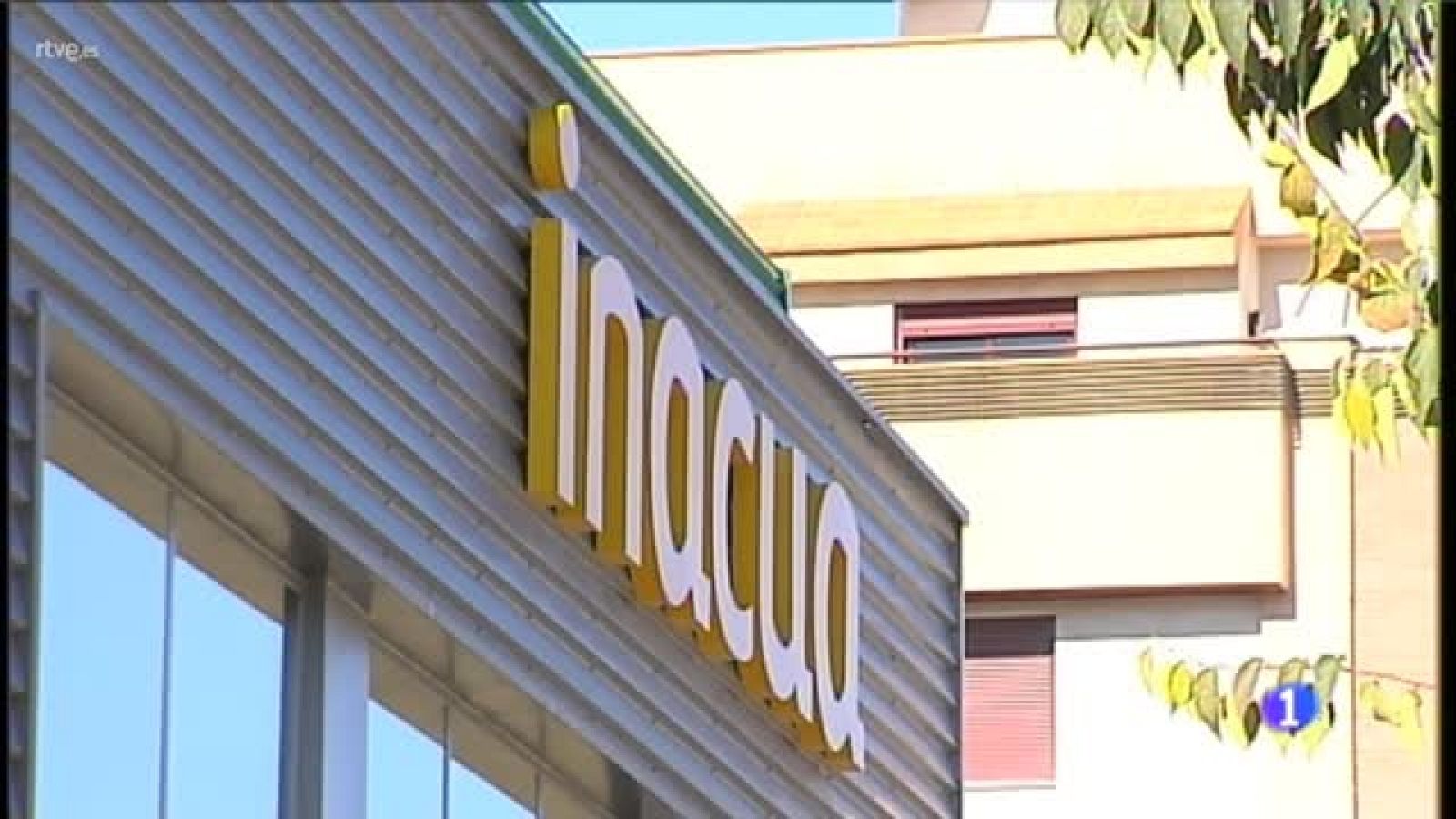 Polémica en una piscina de Granada por el uso del burkini | Ver