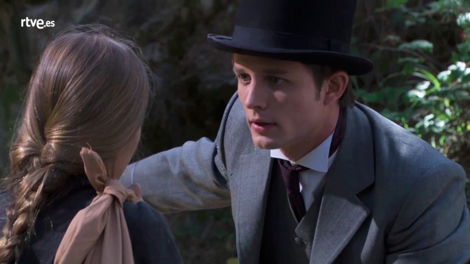 Acacias 38 - Samuel recupera la tiara real... que no fue robada por Olga