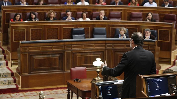 Informativo 24h - El PSOE pide "política" para solucionar la crisis en Cataluña y Rajoy llama a la "participación masiva" el 21D