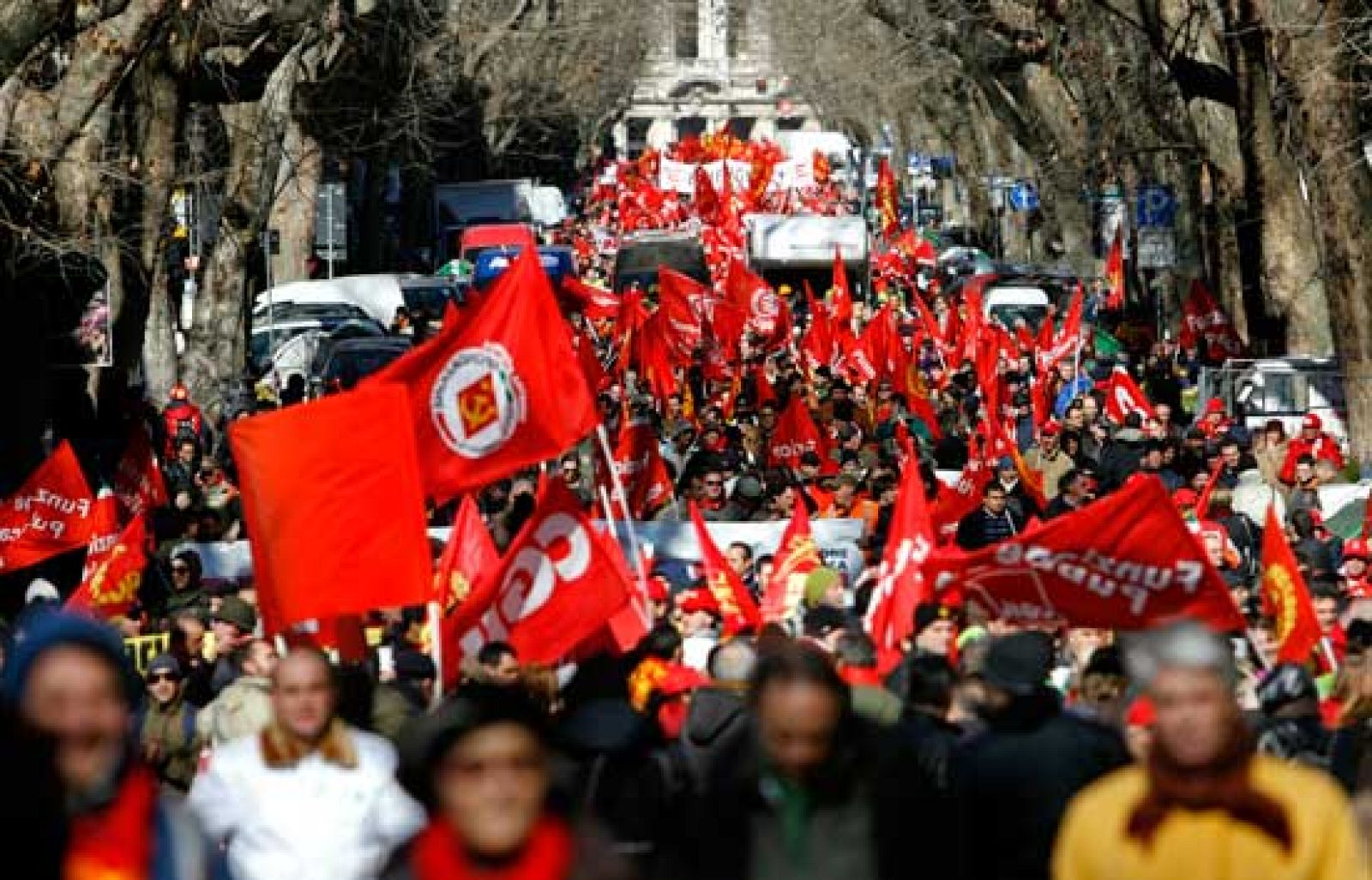 Italia prepara una ley que cambiará la forma de hacer huelga en los transportes públicos | Ver