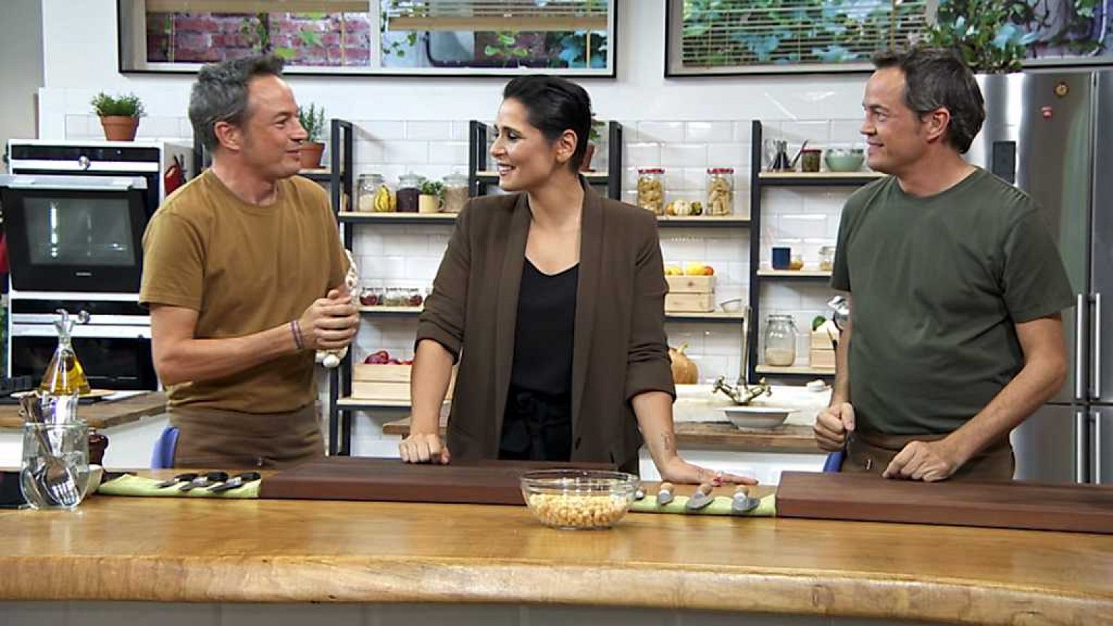 Torres en la cocina - Potaje de garbanzos y pastel de zanahoria - ver ahora