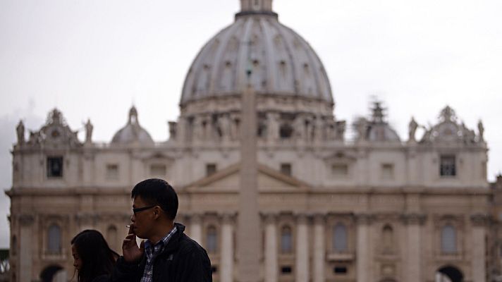 Telediario 1 - El papa Francisco prohíbe la venta de cigarrillos en el Vaticano