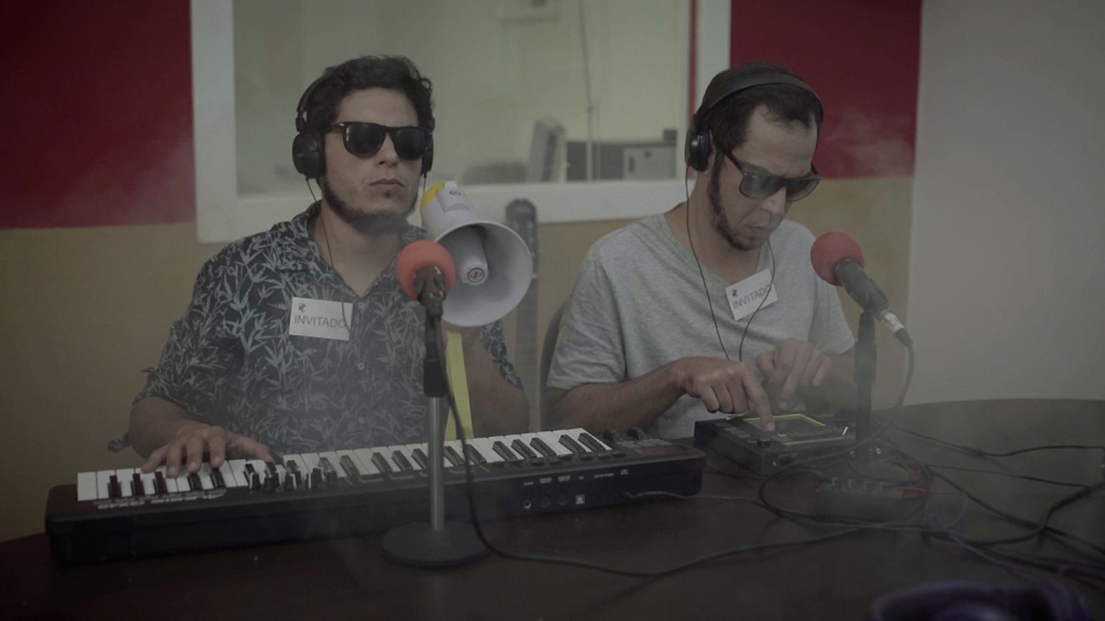 Mambo - Videoclip 'Paranormal'