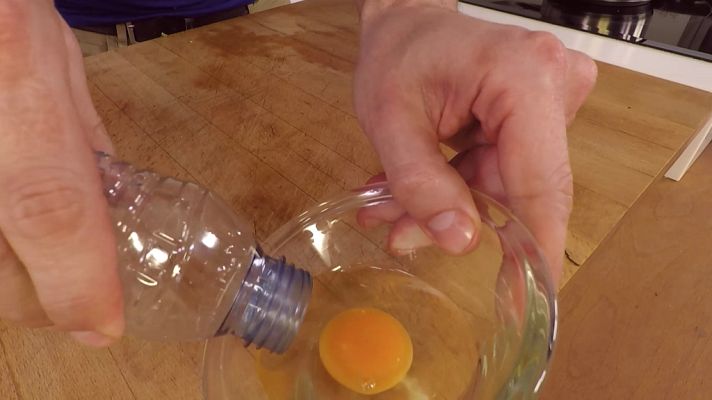 PlayChez - TIP: ¿Cómo separamos la yema del huevo de la clara?