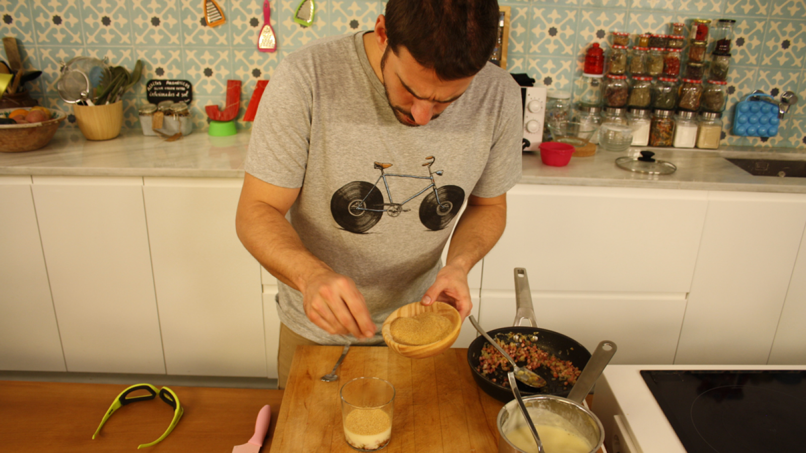 Playchez - Avance - Dando la tapa