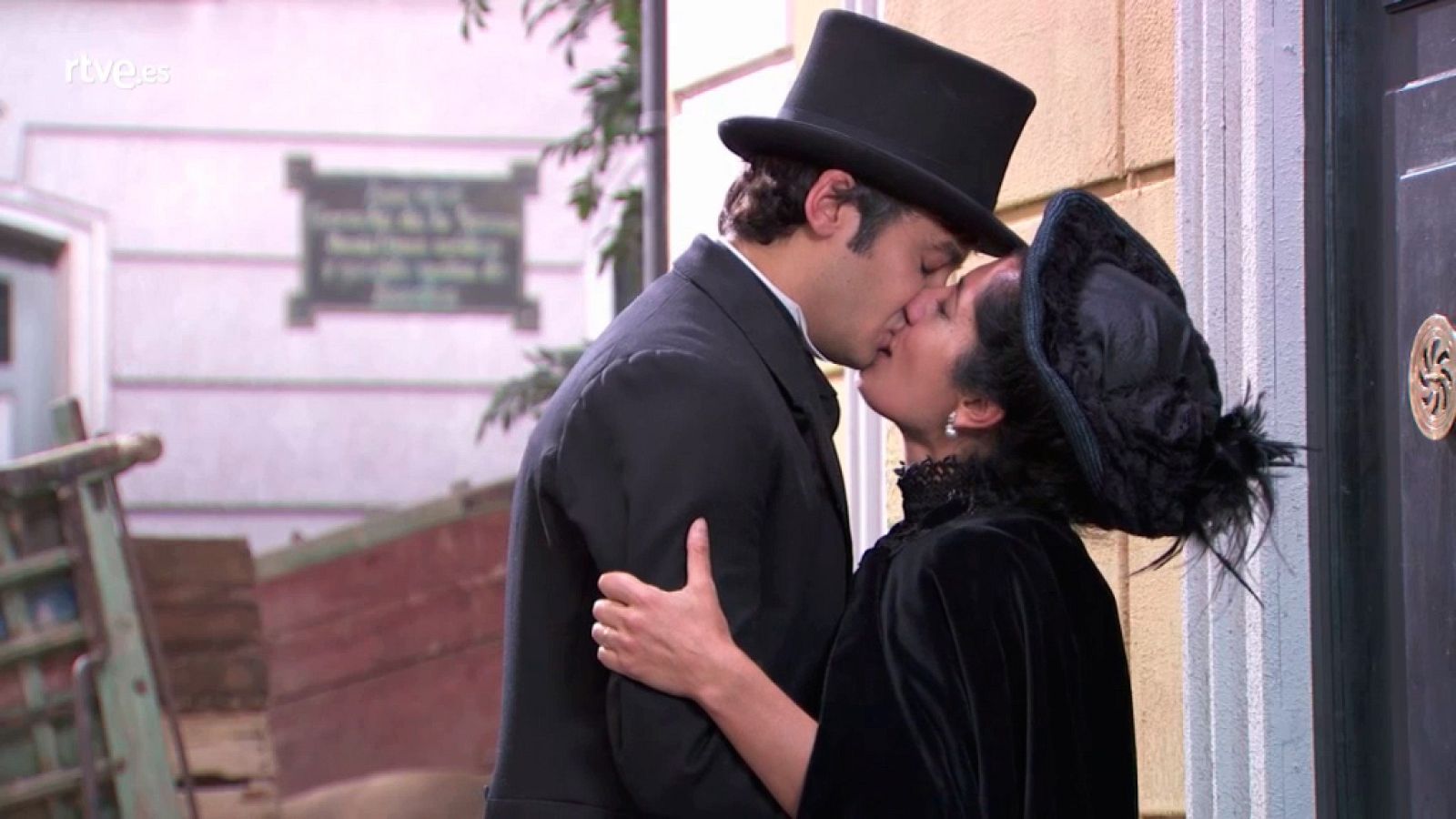 Acacias 38 - Liberto y Rosina se reconcilian