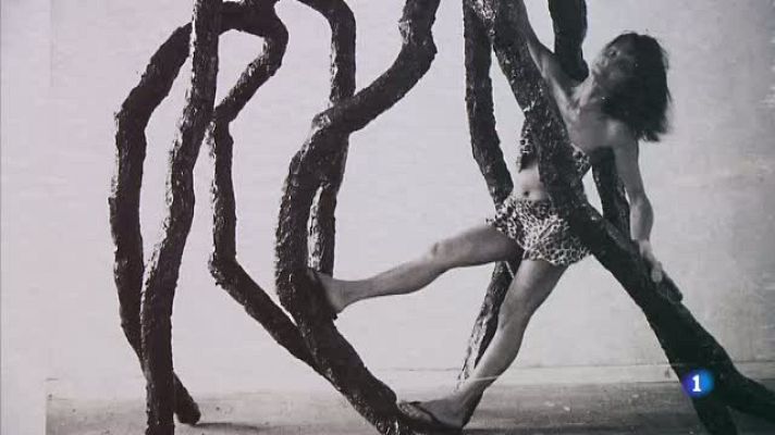 L'Informatiu - "Enfocant l'infinit" la primera restrospectiva de l'artista Rosemarie Castoro al MACBA