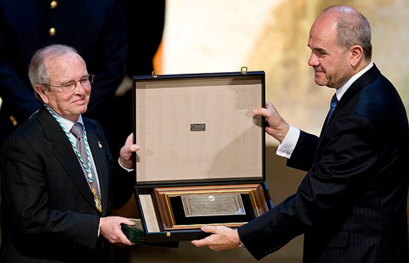 Chaves preside los actos del Día de Andalucía | Ver