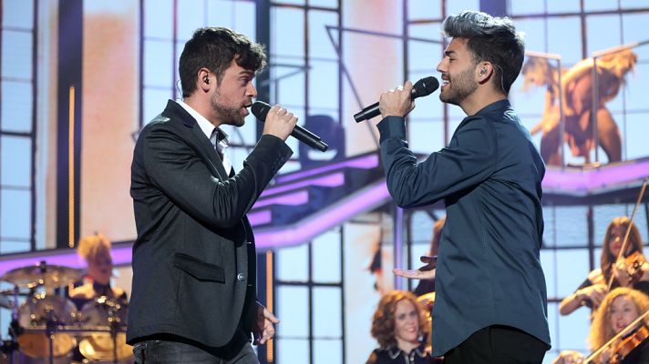 OT 2017 - Agoney y Ricky cantan 'Mientes'