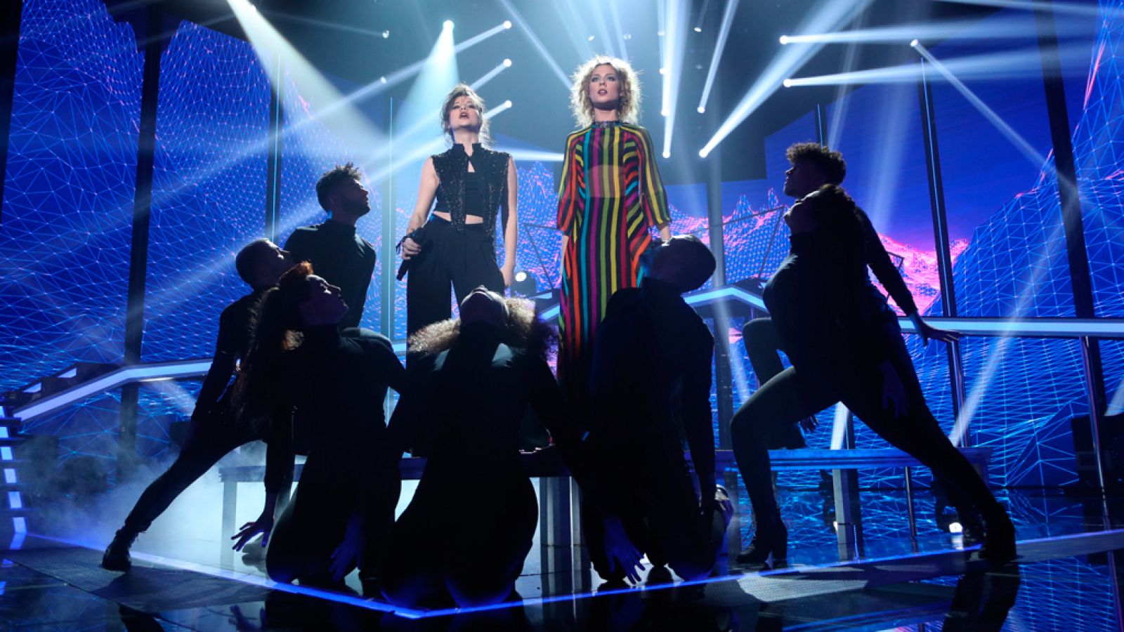 Operación Triunfo - Thalía y Miriam cantan 'Euphoria'