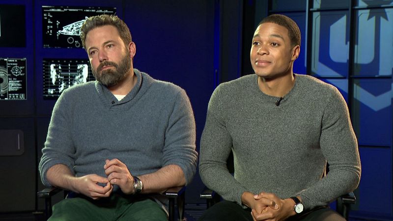 De película - Ben Affleck y Ray Fisher nos hablan de 'La Liga de la Justicia' - Ver ahora