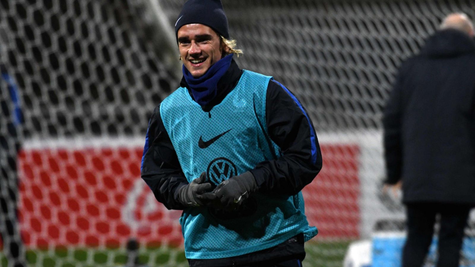 Su estado de forma y sus declaraciones no han hecho más que disparar los rumores sobre el futuro de Griezmann, que sería el principal objetivo del FC Barcelona para la próxima temporada. Koke, su compañero, ha asegurado que le ve comprometido con el