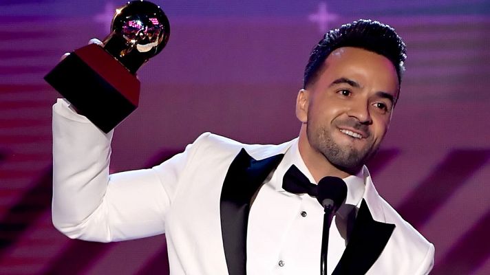 Telediario 1 - Luis Fonsi, triunfador indiscutible de los Grammy Latinos
