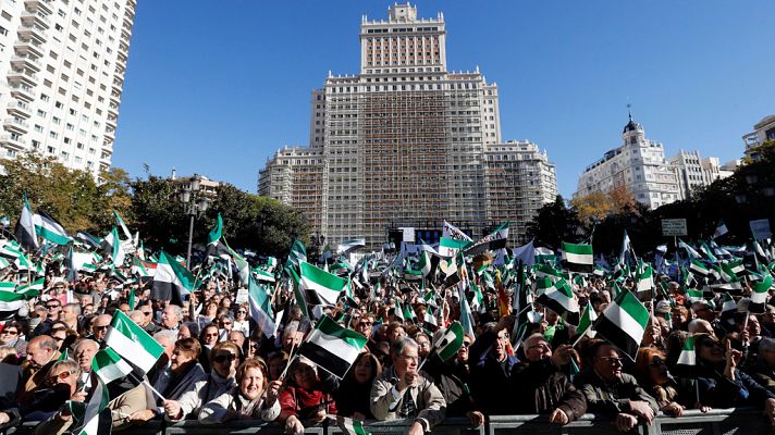 Informativo 24h - Miles de personas se manifiestan en Madrid para exigir un tren digno en Extremadura