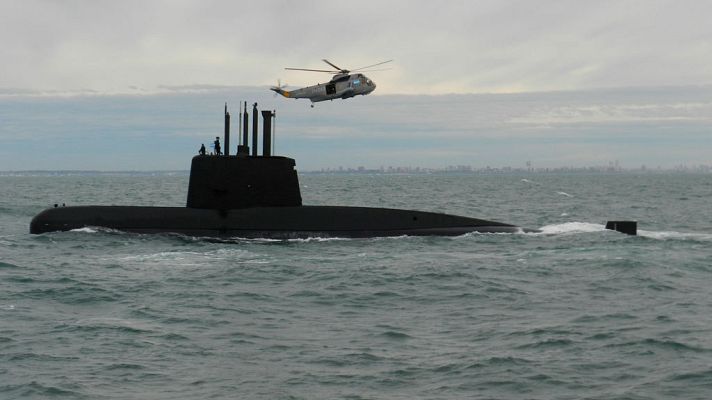Telediario 1 - Detectan siete llamadas fallidas desde el submarino argentino desaparecido