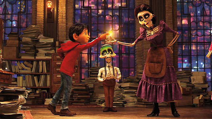 Telediario 1 - Pixar se inspira en el Día de los muertos mexicano en 'Coco'