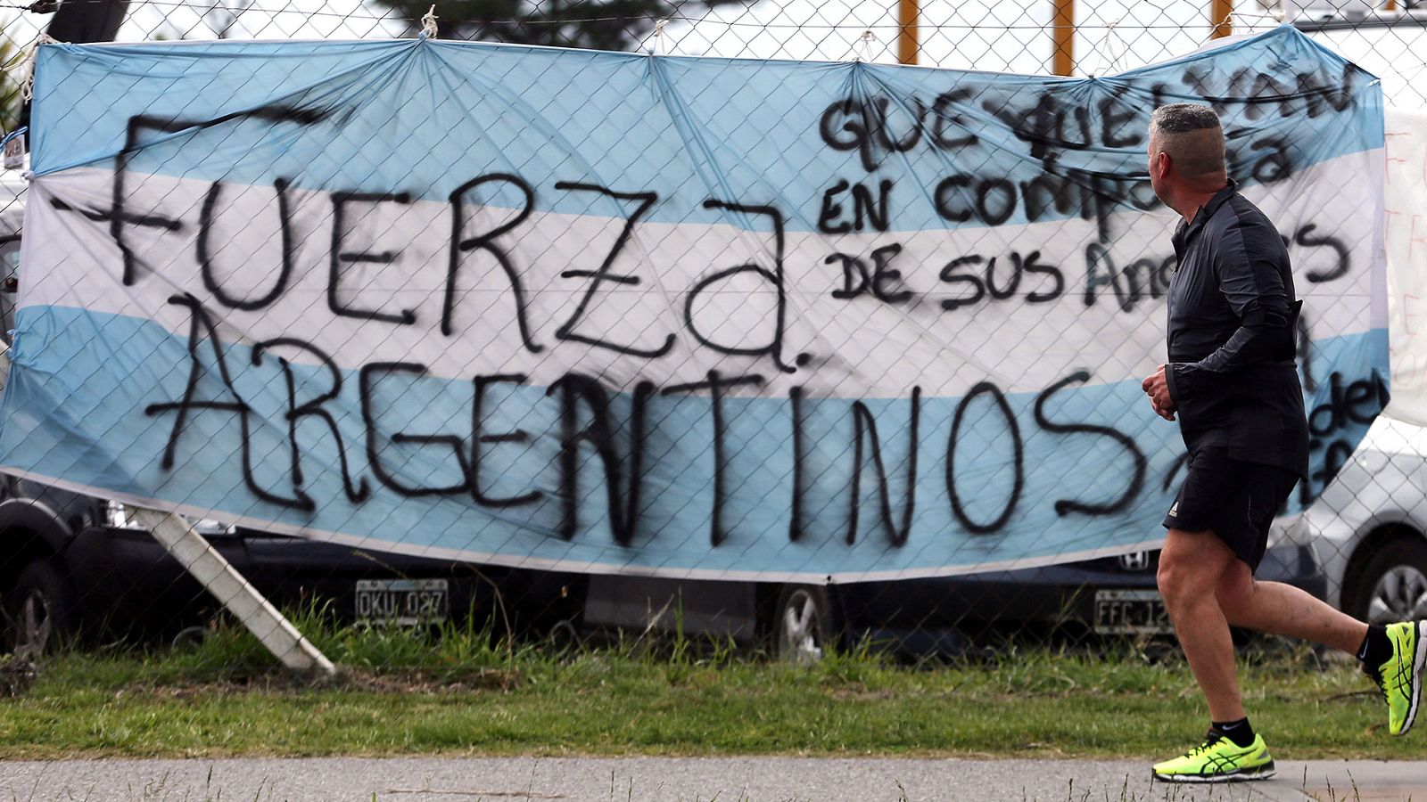 Argentina reconoce que hay pocas opciones de rescatar a los ocupantes del submarino - Informativo 24h | Ver