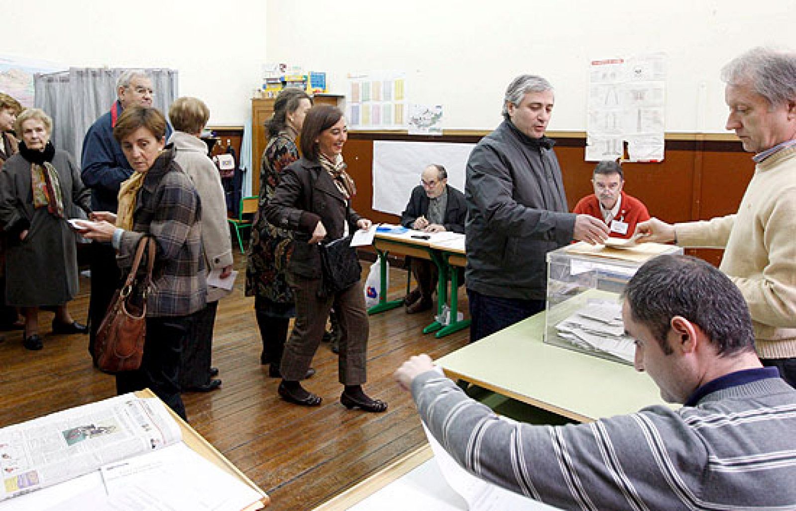 Telediario fin de semana en cuatro minutos - 01/03/09 | Ver