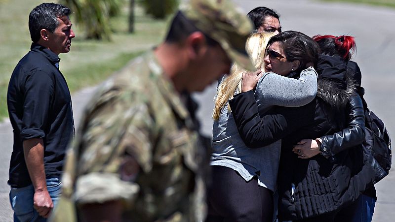 Indignación y desolación entre los familiares del submarino argentino desaparecido