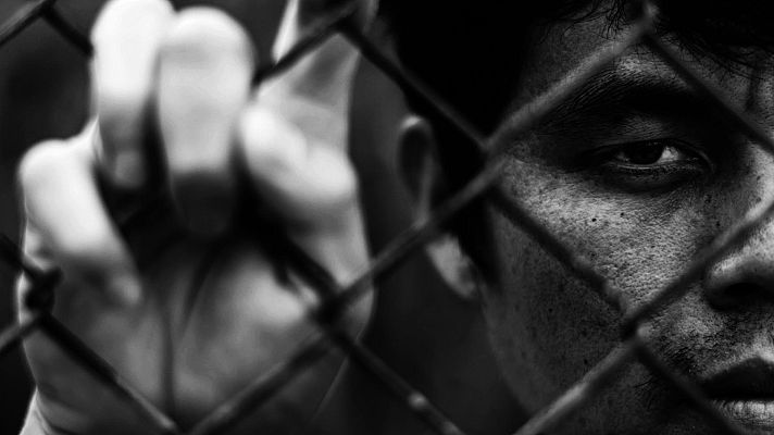 Telediario 1 - Denuncian subastas de esclavos subsaharianos en Libia