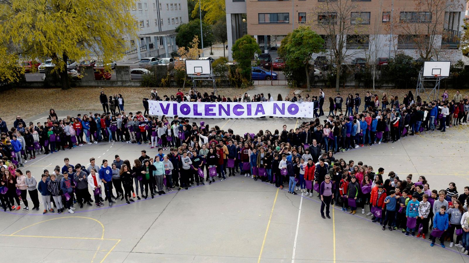 RTVE concienciados contra la violencia de género con "Elígete, dale a la vida"