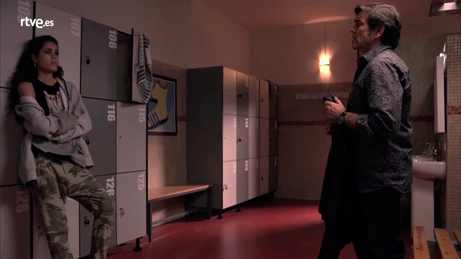 Servir y proteger - ¿Se irá Paty a Barcelona con Max?