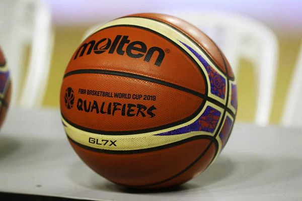 Telediario 1 - España prueba sus opciones mundialistas en la cancha de Montenegro