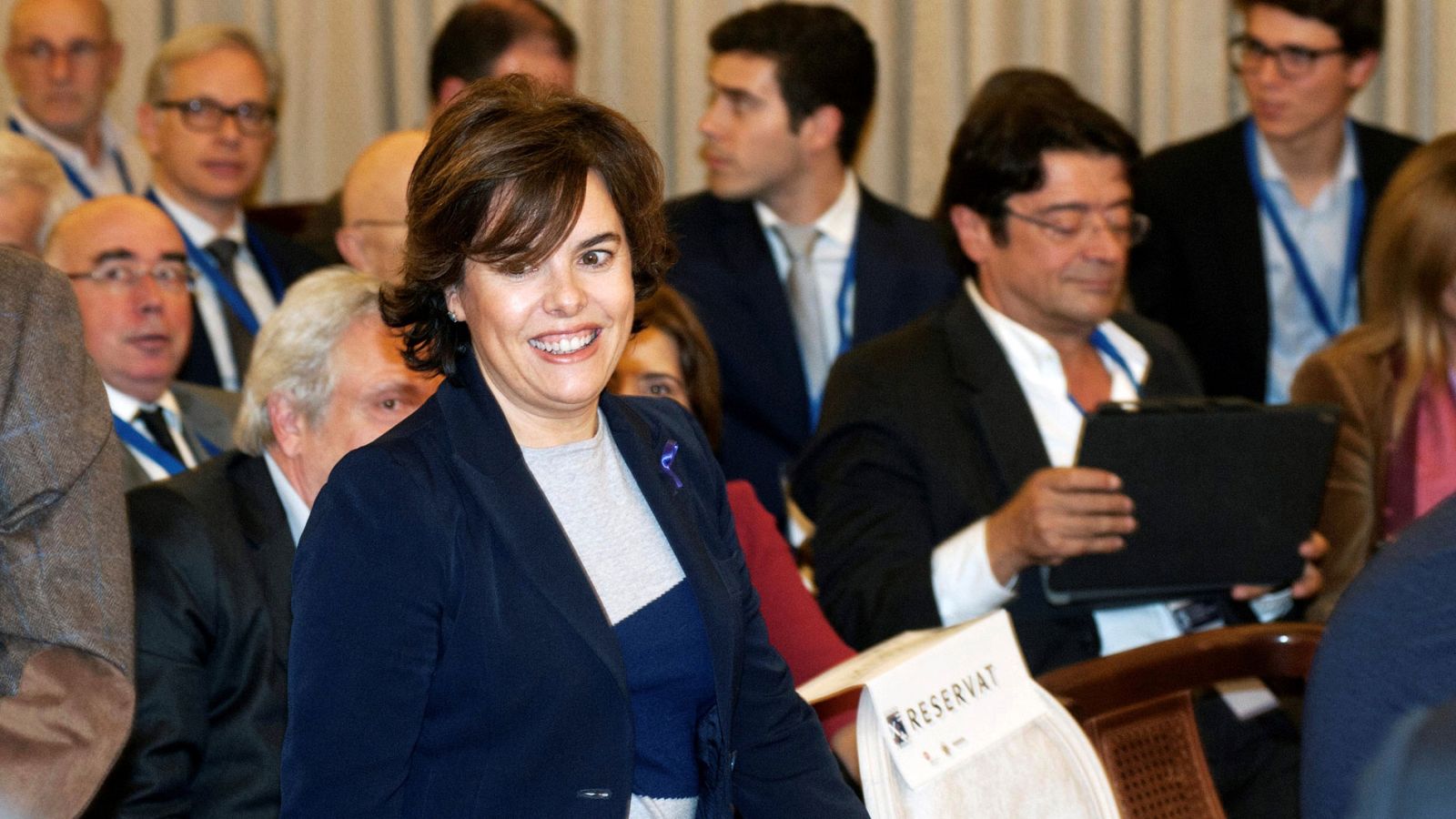 Sáenz de Santamaría asegura que aún se puede "revertir" el proceso de "deterioro" de la economía catalana