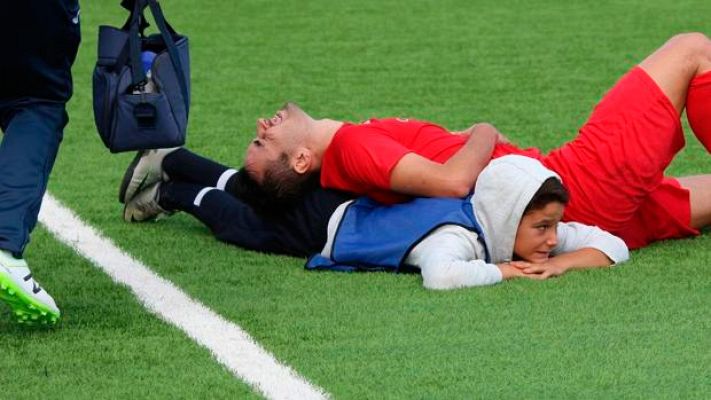 Telediario 1 - Un recogepelotas de 12 años, héroe en Huelva