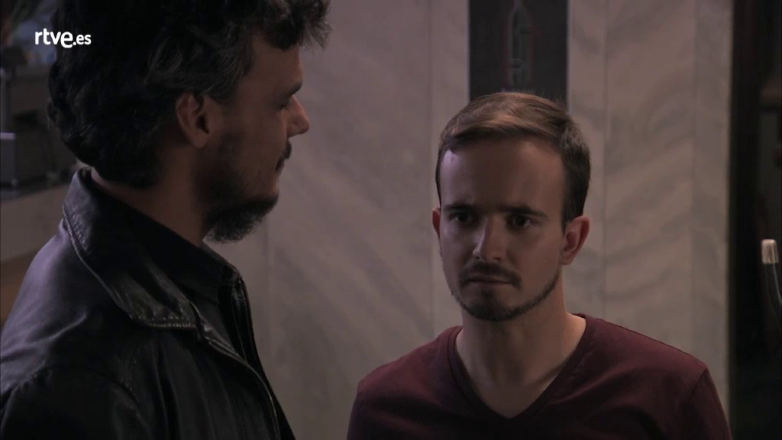 Servir y proteger - Carlos tiene que raptar a Salima | Ver