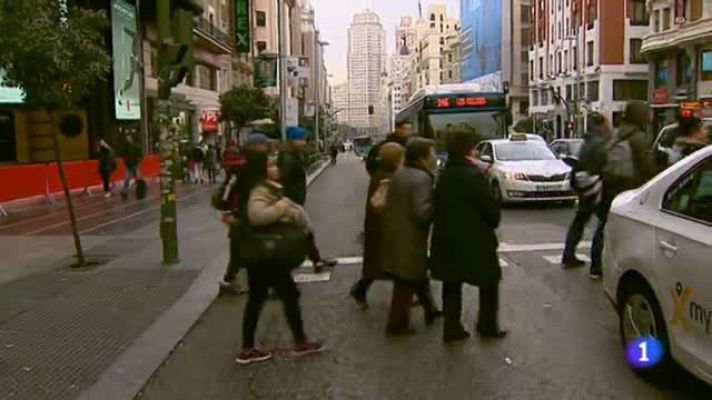 Telediario 1 - Comienzan las restricciones al tráfico en la GranVía madrileña