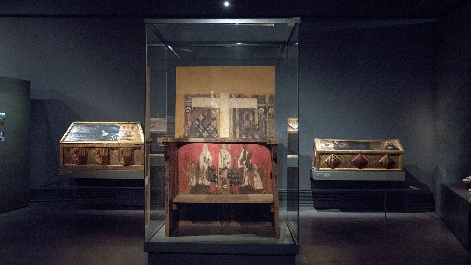 Los 44 bienes de Sijena reúnen piezas de entre los siglos XV y XVIII | Ver